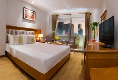 Habitación doble Deluxe con balcón — Cherry Central Hotel- Near Opera House